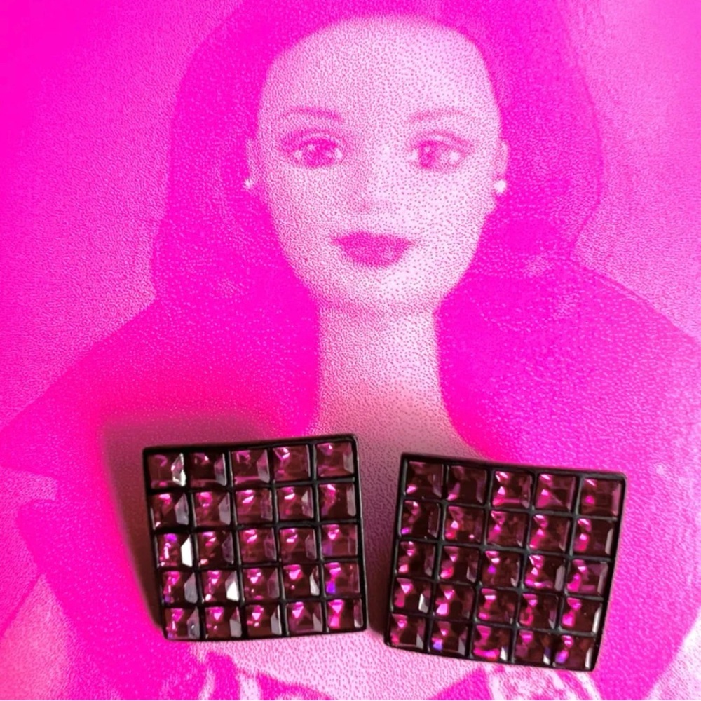 Vintage 1970s Barbie Pink or Electric Pink/ Square Clip-On Earrings - Picture 6 of 11